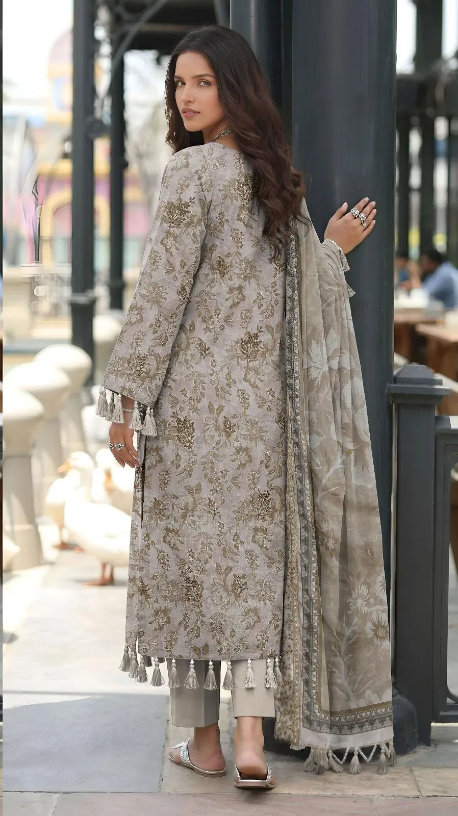 Embroidered Lawn 3Pcs Set  (Off White )