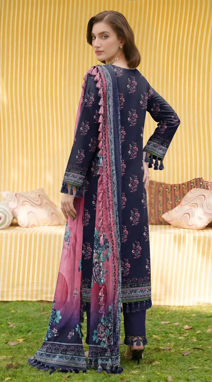 Embroidered Lawn 3Pcs  Suit Set (Blue)